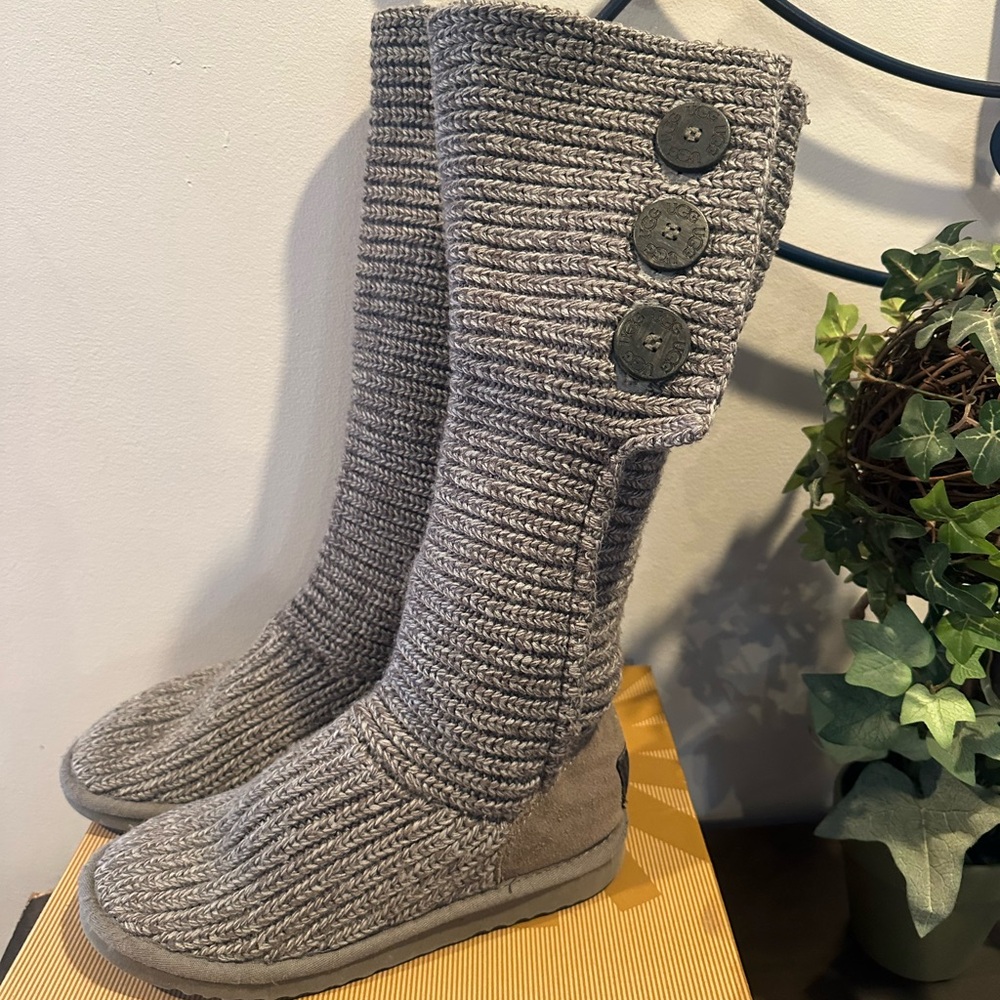 🛍️💐UGG Tall Grey Knit Calf Boots🛍️💐